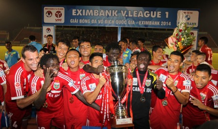 B.Bình Dương vô địch tiền thưởng V-League 2014