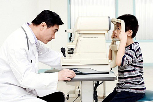 5 cách chăm sóc mắt cho trẻ khi bước vào năm học mới