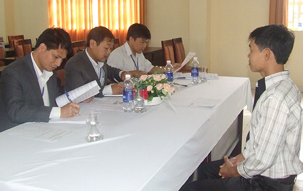 Phỏng vấn tuyển chọn trí thức trẻ về tham gia phát triển nông thôn, miền núi giai đoạn 2013 - 2020