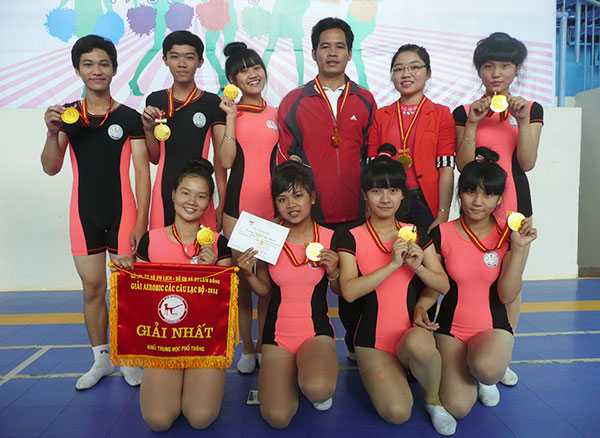 Có những đội thể dục nhịp điệu trong trường học