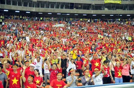 &quot;Đánh sập&quot; Shah Alam, Việt Nam rộng đường vào chung kết!
