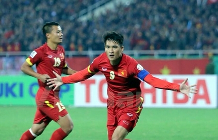 Công Vinh lập cú đúp bàn thắng nhưng không đủ giúp Việt Nam vượt qua Malaysia. Ảnh Vietnam+