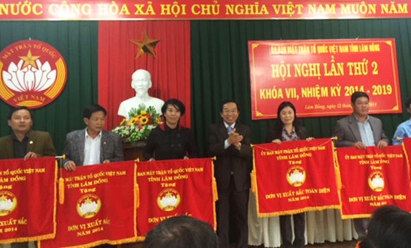 Nhân dân ủng hộ hàng chục ngàn mét vuông đất và trên 148 tỷ đồng xây dựng nông thôn mới