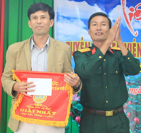 Đội Tự vệ Trường THPT Bảo Lộc đoạt giải nhất tại Hội thi Tuyên truyền viên lực lượng vũ trang giỏi