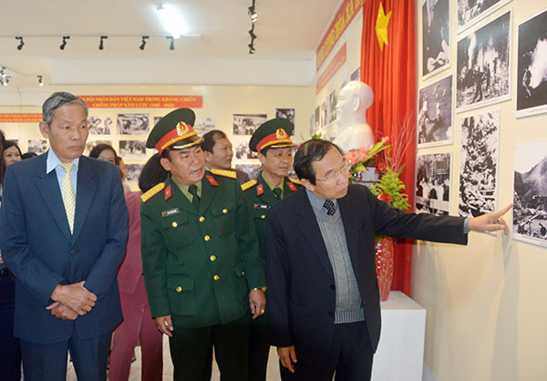 Khai mạc triển lãm "QĐNDVN - 70 năm xây dựng, chiến đấu và trưởng thành"