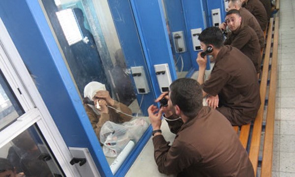 Israel đã bắt giữ hơn 6.000 người Palestine trong năm 2014