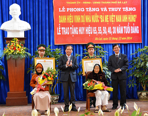 Đà Lạt: Phong tặng và truy tặng 23 Mẹ Việt Nam Anh hùng