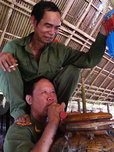 Ngồi trên vai người khổng lồ