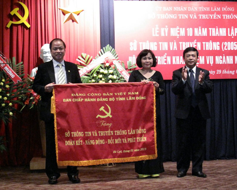 Nhìn lại 10 năm phát triển thông tin và truyền thông