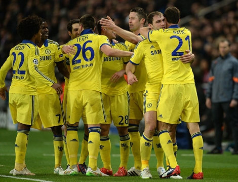 Courtois tỏa sáng, Chelsea thoát hiểm ở Paris