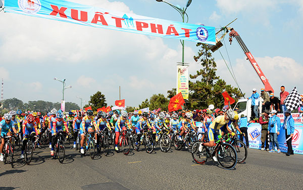 Xuất phát chặng 4 quanh hồ Xuân Hương