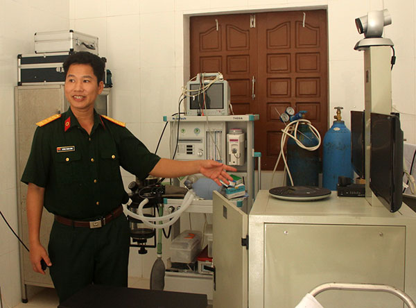 Những bác sỹ mang áo lính