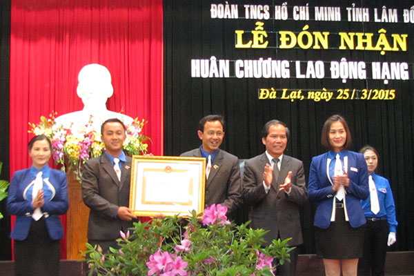 Lãnh đạo tỉnh gặp mặt, đối thoại với cán bộ Đoàn chuyên trách