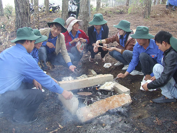 Bữa cơm vắt giữa rừng Trạm Hành