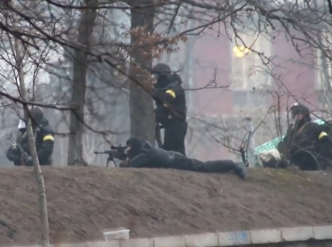 &quot;Xạ thủ bắn người biểu tình Ukraine được huấn luyện ở Ba Lan&quot;