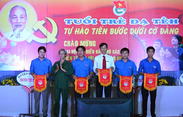 Tuổi trẻ Đạ Tẻh tự hào tiến bước dưới cờ Đảng