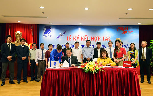 Vietjet ký kết hợp tác với VNPT