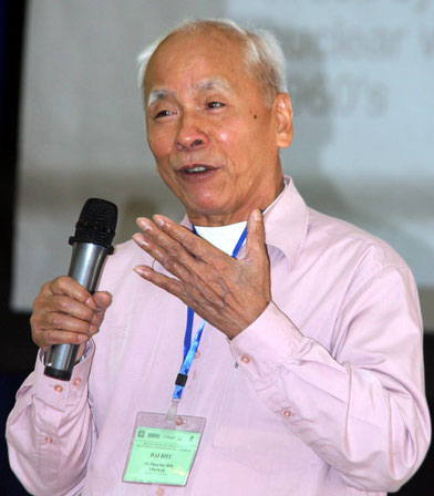 GS. Phạm Duy Hiển: "Phóng xạ không phải là ma"
