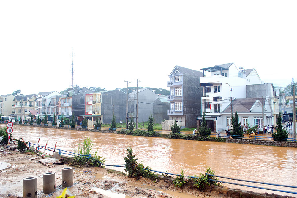 Đà Lạt ngập, lũ…vì đâu?