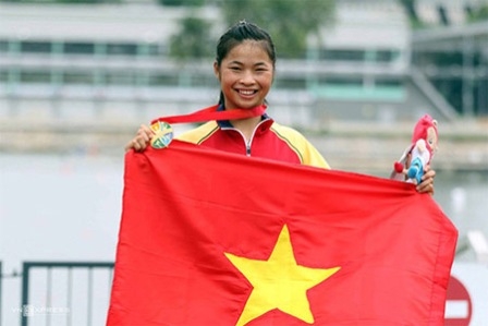 Mới 16 tuổi, tay chèo Nguyễn Thị Phương đoạt HC vàng canoeing Đông Nam Á.