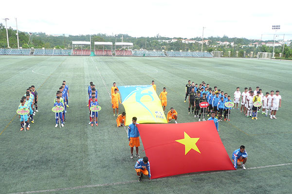 Khai mạc giải bóng đá U15 Lâm Đồng mở rộng 2015