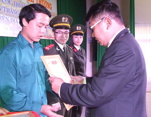 Nguyễn Văn Dũng và tình yêu sử học