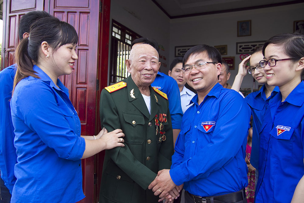 Tổ chức hoạt động tình nguyện hè và kỳ nghỉ hồng năm 2015