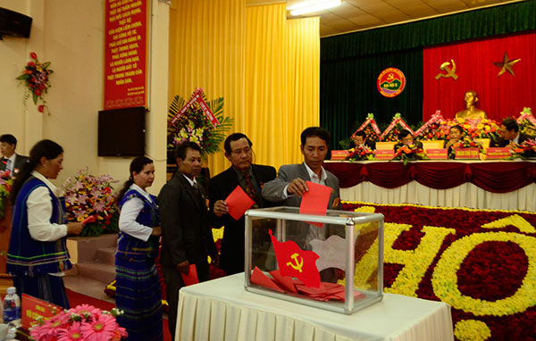 Khai mạc Đại hội Đại biểu Đảng bộ huyện Lạc Dương khóa X (nhiệm kỳ 2015 – 2020)