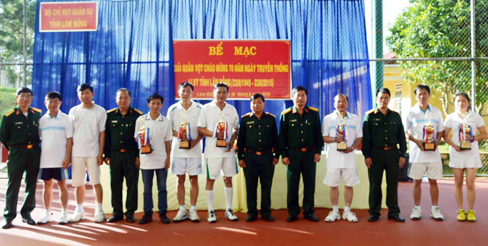 Bế mạc giải quần vợt chào mừng 70 năm Ngày truyền thống LLVT tỉnh Lâm Đồng