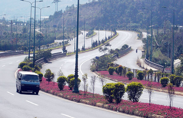 Đường cao tốc Đà Lạt - Dầu Giây sẽ được xây dựng và hoàn thành vào năm 2020. Trong ảnh đoạn Liên Khương - Đà Lạt