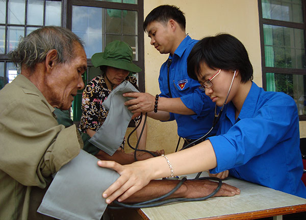 Khám bệnh cho đối tượng người có công