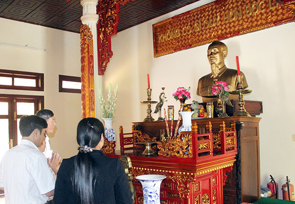 Về Lương Tâm viếng Đền thờ Bác Hồ