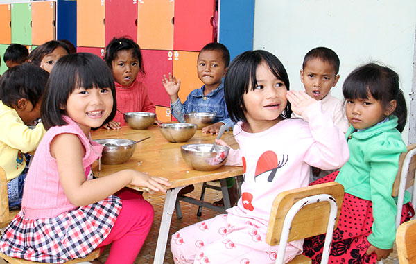 Trung thu đã về với trẻ em Đạ Nghịt