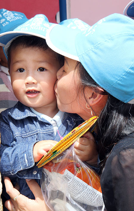Chia sẻ hạnh phúc