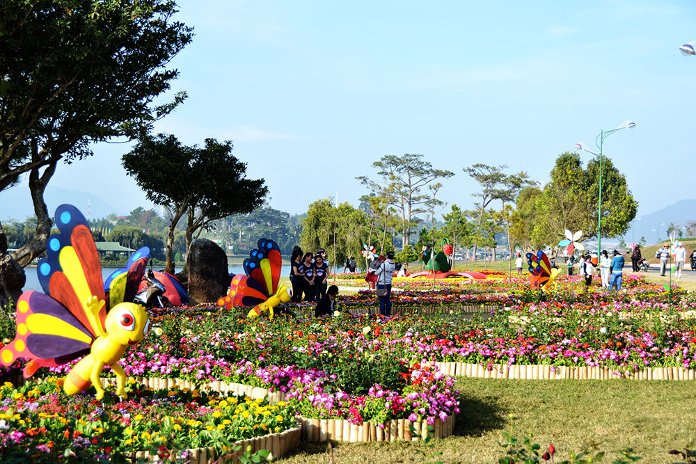 6 tỷ đồng xây dựng tiểu cảnh hoa bên hồ Xuân Hương phục vụ Festival