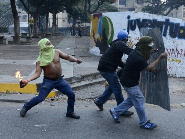 Nhiều người bị thương trong các vụ ném lựu đạn ở Venezuela