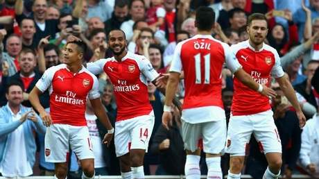 HLV Van Gaal sốc nặng sau trận thua Arsenal!
