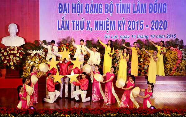 Tiết mục đặc sắc trong buổi mít tinh