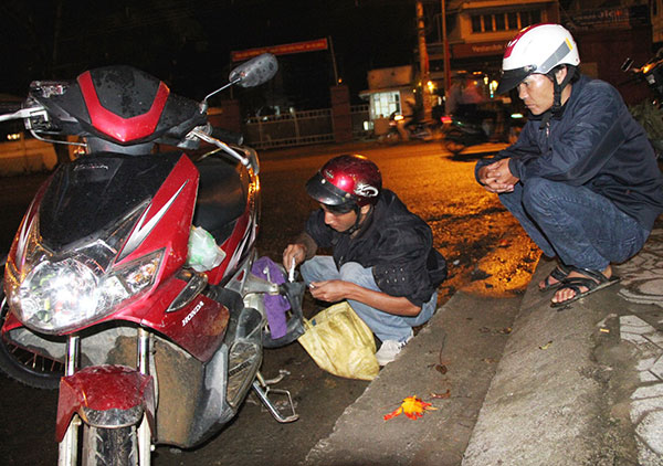 Tự nguyện vá xe lưu động miễn phí