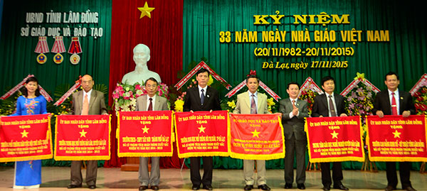 Ngành Giáo dục kỷ niệm 33 năm Ngày Nhà giáo Việt Nam