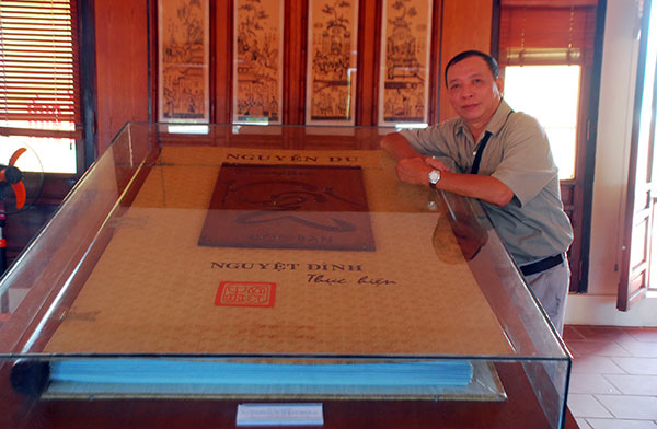 Tiếng thơ ai động đất trời