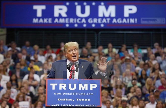 Tỷ phú Donald Trump kêu gọi "cấm cửa" người Hồi giáo sau vụ xả súng