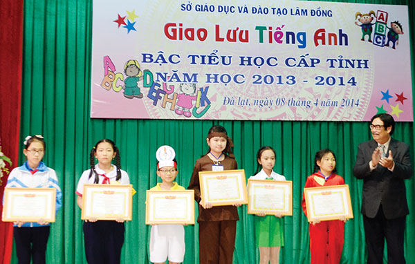 Đầu tư tổng lực cho dạy và học ngoại ngữ
