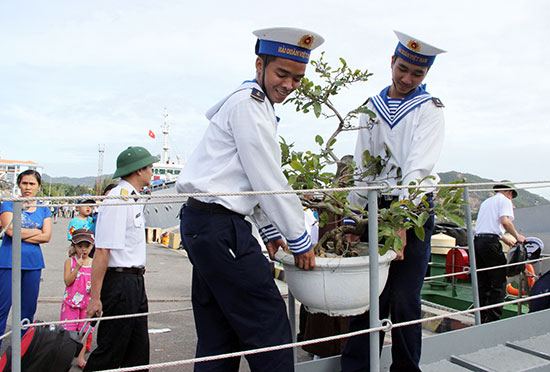 "Chở tết" ra Trường Sa