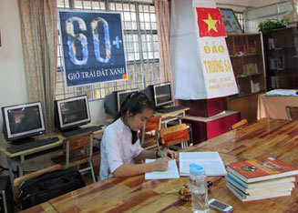 Tâm huyết với việc xây dựng thư viện trường học
