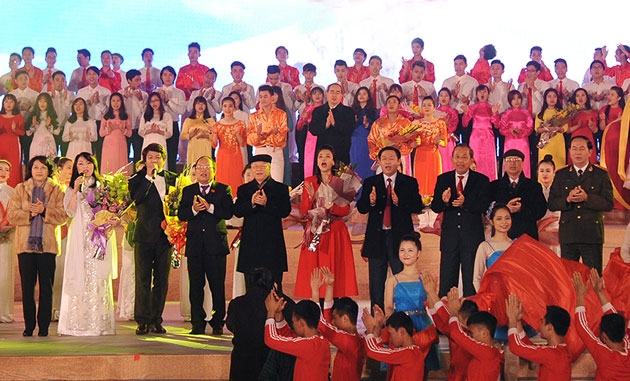 Dạ hội "Niềm tin son sắt" chào mừng thành công Đại hội Đảng toàn quốc lần thứ XII