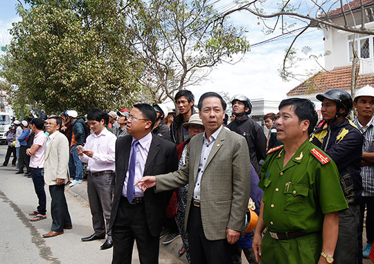 Lãnh đạo tỉnh, TP Đà Lạt chỉ đạo chữa lửa