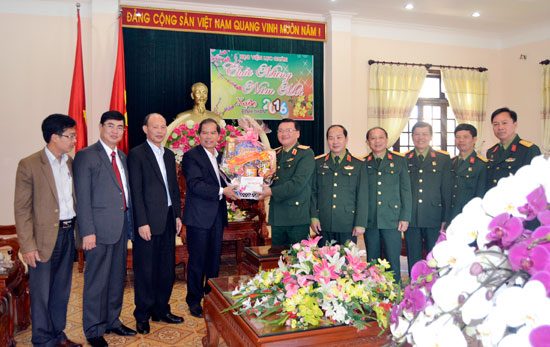 Bí thư Tỉnh ủy thăm và chúc tết Học viện Lục quân