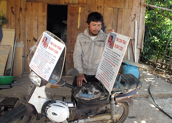 Xuân này mong con về
