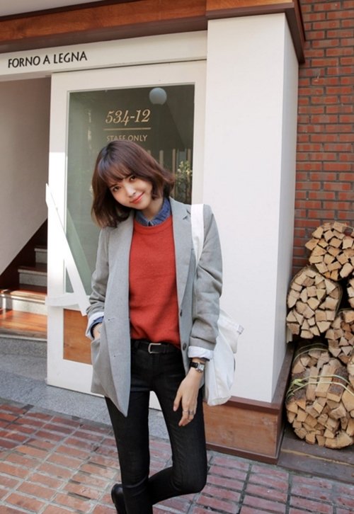 Mặc quần jeans ống rộng tới công sở cũng không khó lắm